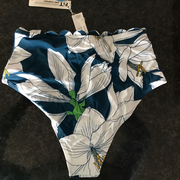 NWT Adorable Brand New CupShe Swim Suit Size M - Picture 5 of 10
